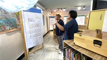 敬恆國中與台灣文學合作辦理「文學力-書寫LÁN臺灣行動展」,讓學校師生及社區有興趣的民眾能有一場不同的文學體驗。(圖/文:宋幸儒、敬恆國中小)