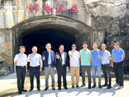 立院交通考察團前往北竿考察白沙港埠建設、坂里遊憩區規劃。(圖/文:馮紹夫)