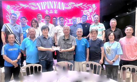 　新北市連江縣東引同鄉會，第一屆創會理事長張龍光交棒蔡行清接任。（圖：新北市東引同鄉會）