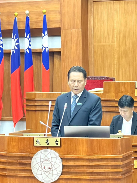 議會第8屆第5次定期大會5月23日開議,首日縣長王忠銘進行施政報告。(圖/文:馮紹夫)