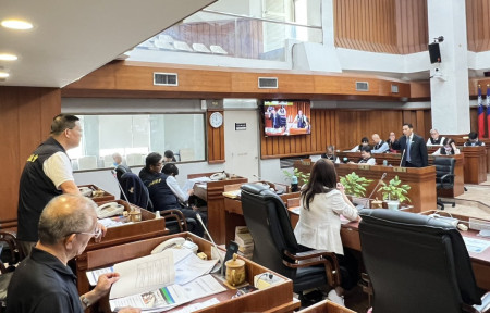 縣議會第8屆第5次定期大會開議,議員對縣長施政報告提出質詢。(圖/文:馮紹夫)