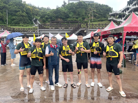 馬祖海上端午SUP立槳龍舟賽隆重登場。（圖與文：江奉軒）