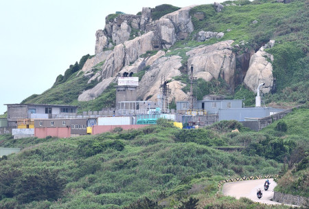 　東引發電廠新增一部2000KW柴油發電機組，正式運轉啟用後，電廠總裝置容量將提高到8000kW以上。（圖／文：陳其敏）