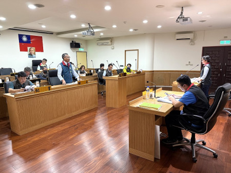南竿鄉代會28日鄉政總質詢,主要議題圍繞生命園區後續規劃、介壽市場環境優化、路燈修繕及南竿鄉特色活動等,鄉長林志東及權責課長立即回覆。(圖/文:王致潔)