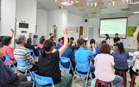 2025聯合義診,昨天下午在東莒老人活動中心舉辦衛教活動,現場提供參加獎品及有獎徵答。(圖:連江地檢署)