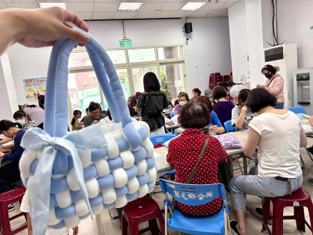 東莒社區發展協會在端午節當天下午舉行童心守護站。(圖/文:蔡夢玲)
