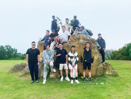 於大坵島合影留念。