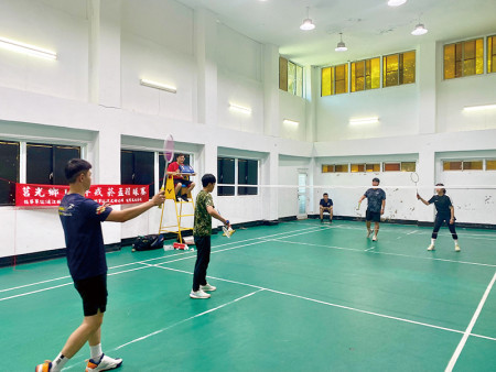 參賽官兵奮力爭取佳績。