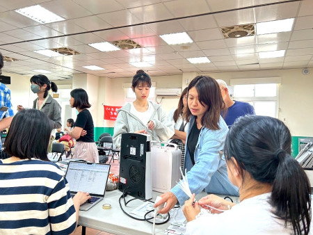 四鄉五島小家電維修服務,成功修復率達74%,成功修復115件家電。(圖:環資局)