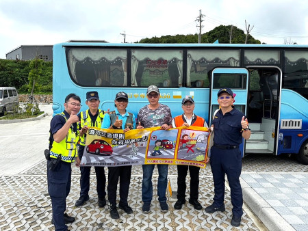 為防止道路交通事故及維護行車安全,警察局與監理站聯合加強取締及安全宣導。(圖:連江縣道安)