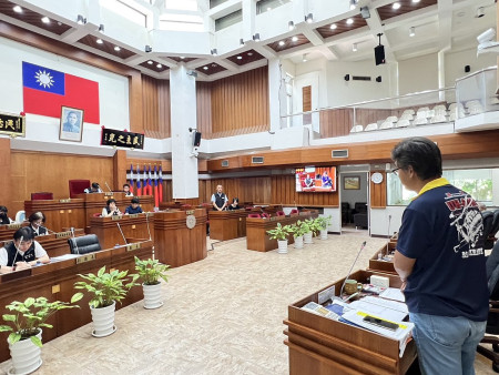 「連江縣馬祖連江航業有限公司裁併案」通過,明年1月1日起正式併入交通旅遊局航管科。(圖/文:馮紹夫)