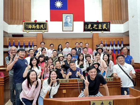 　台北市議會馬祖勞軍行程，19日下午拜會連江縣議會。（圖／文：馮紹夫）