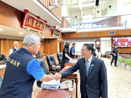連江縣議會第8屆第5次定期大會20日圓滿結束,本次會期審議通過縣府提案107案,以及議員提案12案。(圖/文:馮紹夫)