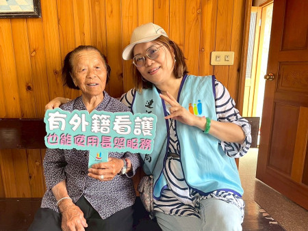 「馬U長照一把罩」巡迴服務列車,展現社區長照扎根精神。(圖:衛生局)