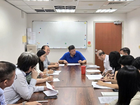 　立委陳雪生召開連江縣社宅會議，南竿社宅從原預想的77戶調整為140戶。（圖：立委陳雪生辦公室）