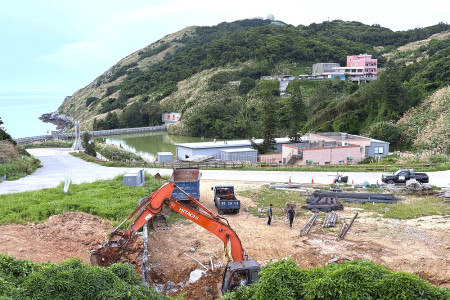 　東引北澳打造生態水花園工程開始施作，以達有效管理上游污染持續流入水庫或澳口，同時進行生態修復與景觀營造。（圖／文：陳其敏）