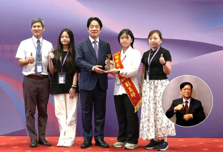 介壽國中小劉玉婷2度獲選總統教育獎,昨(4)日接受總統賴清德表揚。(圖:總統府)