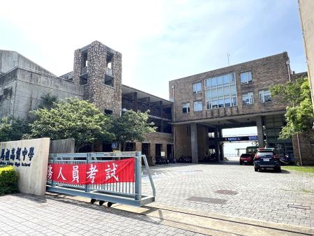 114年公務人員高考因丹娜絲颱風延至昨（8）日舉行，首節到考率54.84%。（圖／文：馮紹夫）