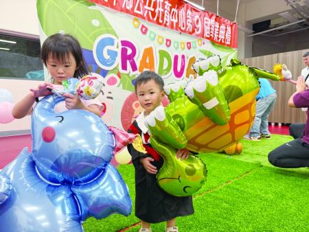 人生初啟航！南竿公托畢典溫馨登場。（圖與文：王致潔）