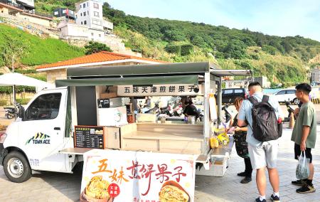 2025東引軍事越野障礙賽「美食文創市集」，除了在地特色美食之外，還邀請來自台灣本島的六台人氣餐車跨海應援。（圖︰資料照片）