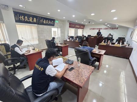 北竿鄉民代表會第12屆第5次臨時會閉會，主席林加友期許所會加強合作，為民謀福。（圖：特約記者曹重偉）