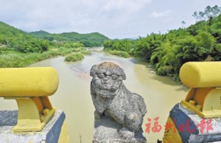 朱公橋建橋之初的石獅子依然留存。