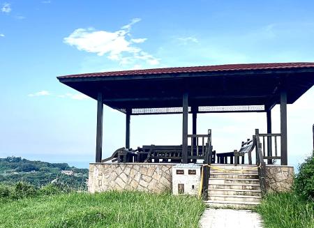 莒光兩島涼亭修繕工程陸續展開，預計10月底前全面完成。（圖／文：蔡夢玲）