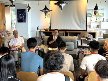 縣府教育處舉辦大專生軟實力培育活動,縣長王忠銘率陳明傑、王禮民等縣府首長親臨現場,與青年面對面交流,傾聽他們的心聲與建言。(圖/文:王致潔)