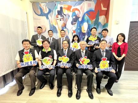 財團法人犯罪被害人保護協會福建連江分會喬遷新址,及「馨生保護服務據點」揭牌,法務部長鄭銘謙特別來馬參加揭牌。(圖/文:馮紹夫)