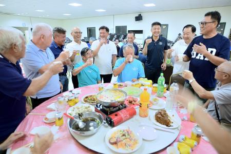 東引鄉慶祝父親節盛宴，百餘位爸爸齊聚慶佳節。（圖／文：陳其敏）
