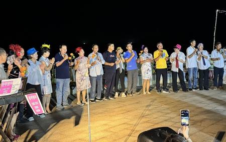 「2025星漩七夕北竿海洋音樂會」30日晚間在坂里村天后宮前登場,府會首長、馬管處長洪志光及四鄉鄉長齊至現場,共享音樂盛宴。(圖/文:鄭曉琴)
