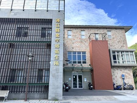 自9月起,由縣立醫院在地牙醫師定期駐診北竿,提供民眾連續且穩定的醫療照護。(圖:鄭曉琴)