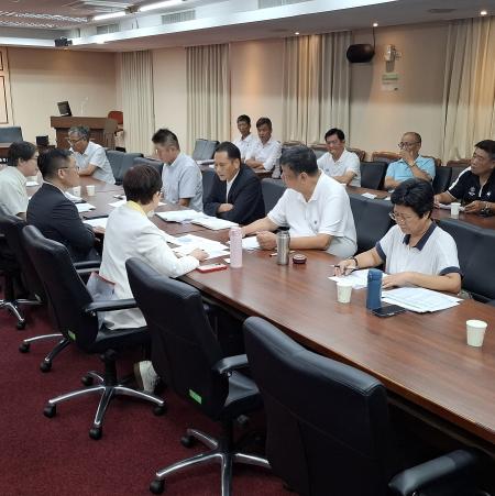 針對財劃法修正案,縣長王忠銘2日與立委陳雪生、全體民意代表前往立法院向財政部表達嚴正關切。(圖:縣府)