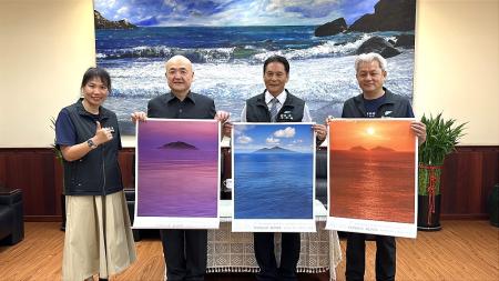 日台交流協會代表片山和之應邀來馬參加國際藝術島開幕記者會,會後特別拜訪縣長王忠銘。(圖/文:馮紹夫)