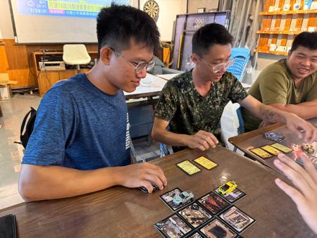 桌遊競賽學習團隊合作精神。