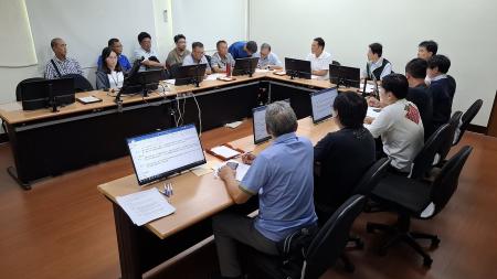 縣長王忠銘11日邀集台電公司、中華電信協商塘后橋管線遷移工程，並訂10月中旬完成。（圖／文：縣府）