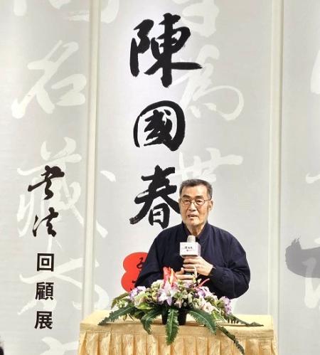 馬祖在地書法家陳國春老師近日慷慨捐贈51幅珍貴書法作品予連江縣民俗文物館典藏。（圖：王致潔、縣府文化處）