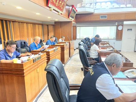 縣議會臨時會17日進行議案審查與114年度追加減預算。（圖／文：馮紹夫）