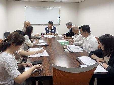 立委陳雪生邀集相關單位針對直升機緊急後送進行討論。（圖：立委陳雪生辦公室）