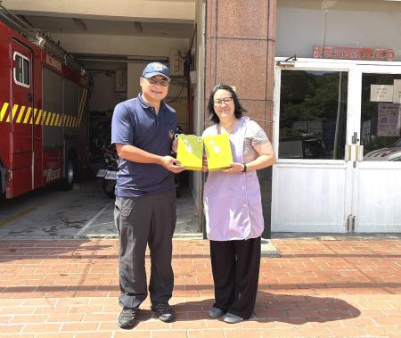 北竿公托致贈中秋禮品，感謝各單位支持守護。（圖：北竿公共托育中心提供／文：鄭禮頤）