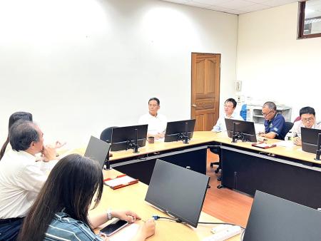 縣府邀集全港通、易飛網等業者，規劃藍色公路與台北港航線啟動，為馬祖增進客源。（圖／文：馮紹夫）