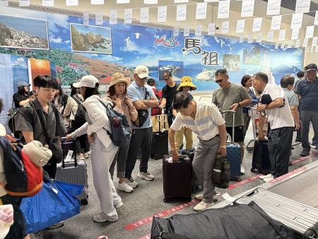 教師節連假首日，馬祖迎來返鄉與旅遊雙重人潮。（圖／文：王致潔）