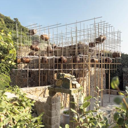 報名藝術島官方行程，專人專車帶你深度走訪展點，享限量護照、官方精美周邊與藝術特餐，一站搞定不費心。（圖：馬祖國際藝術島）