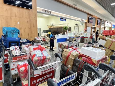 中秋買氣推升，馬祖淡菜、生蠔熱銷，每天至少2公噸新鮮海產運往台灣。（圖／文：馮紹夫）