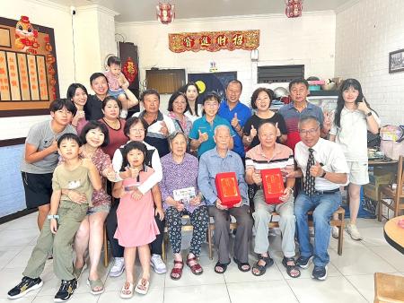 南竿鄉介壽村劉依木老先生慶祝94歲生日。（圖／文：馮紹夫）