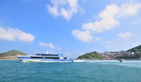 年度大潮飽滿登場。（圖與文：陳其敏）