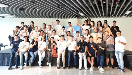 馬祖在地兩大傑出藝文團隊「馬祖戲劇團」與「馬悠蹈嶼舞蹈團」，今年首度合作推出全新創作《築海》音樂劇讀劇劇場。（圖／文：王致潔）