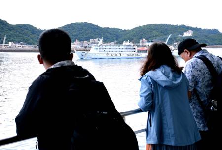 東北季風強勢報到，新臺馬輪、臺馬之星自今(18)日下午起停航，預估停航天數將超過一週。（圖：本報資料照片）