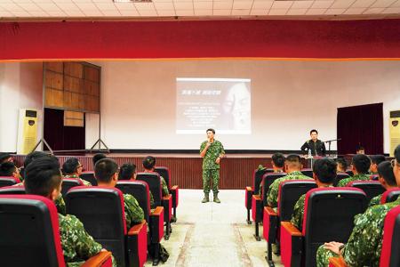 馬防部為黃信凱老師開場致詞。