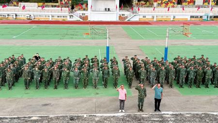 軍民參與升旗典禮。